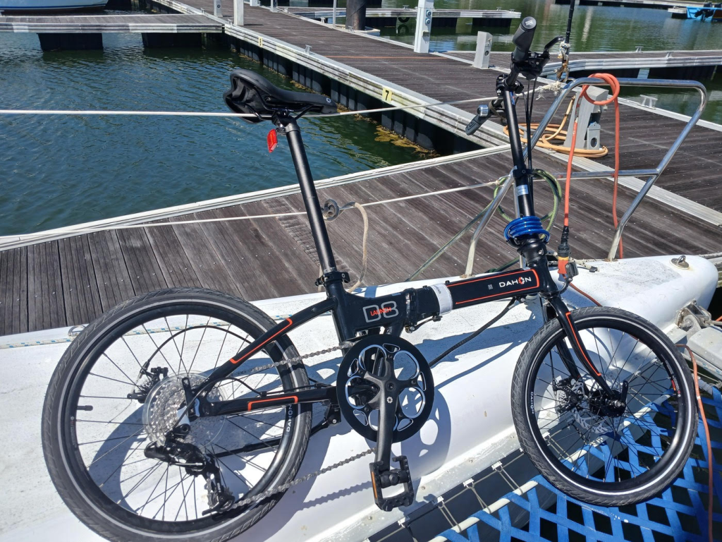 Dahon D8 Launch fold-able bike